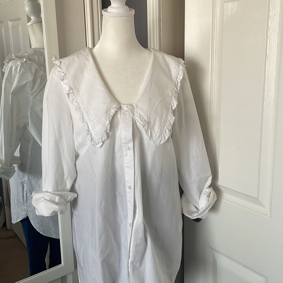 H&M oversized white ruffle button down shirt - Picture 2 of 7